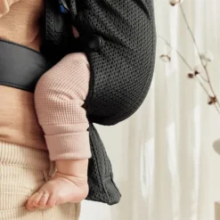 BabyBjörn Mini 3D Mesh Draagzak Donkerblauw