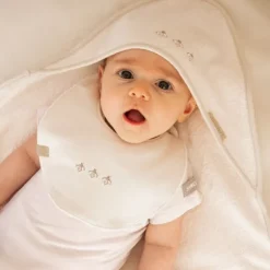 Bamboom Duo Bees Badcape + Washand – 75x75 cm – Off White