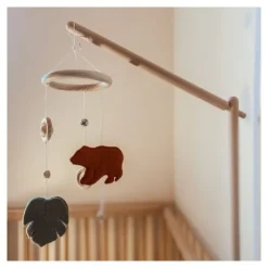 BEZISA Leaves Walk Trough The Forest Mobiel