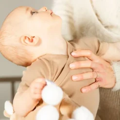 DAY Overslagromper Korte Mouw - Mt. 50/56 - Mocha