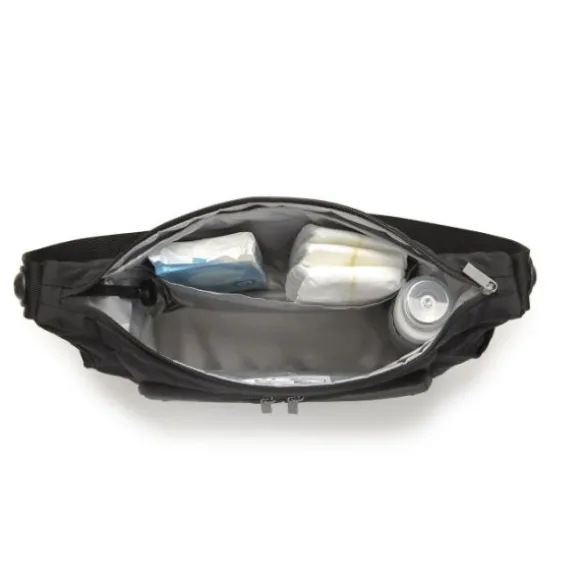 Deze Doona Essential Luiertas Nitro Black is een praktische tas waar je goed mee voor de dag kunt komen. ✓Laagste Prijsgarantie