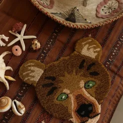 Doing Goods Wanddecoratie - Tapis Amis - Archie Check Bear Dierenkop