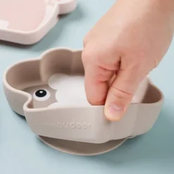 Done By Deer Sheepy Stick&Stay Bordje - Silicone - Sand