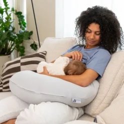 Doomoo Voedingskussen Twisty 2-in-1 - Petals Latte