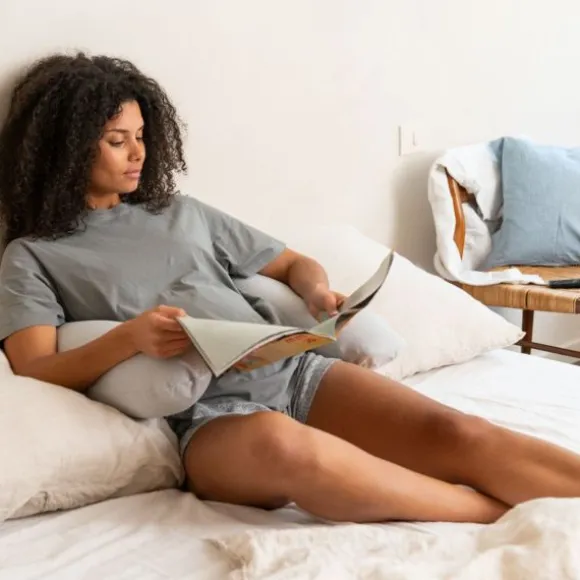 Doomoo Voedingskussen Twisty 2-in-1 - Petals Latte