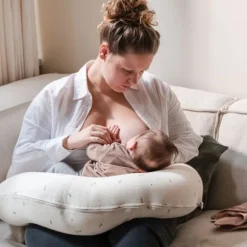 Doomoo Voedingskussen Twisty 2-in-1 - Petals Latte