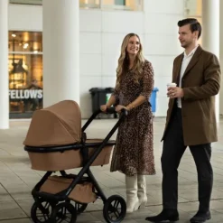 Dubatti One E6 Kinderwagen Dark Brown / Walnut Brown | Dubatti by Römer Autostoeltje Babysafe Pro | Vario Base 5Z