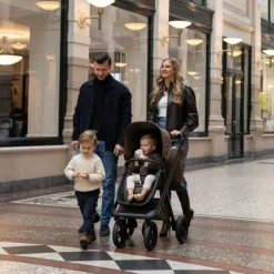 Dubatti One E6 Kinderwagen Dark Brown / Walnut Brown | Dubatti by Römer Autostoeltje Babysafe Pro | Vario Base 5Z