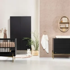 Kidsmill Boutique Babykamer Zwart / Brass | Bed 60 x 120 cm + Commode + Kast 2-Deurs