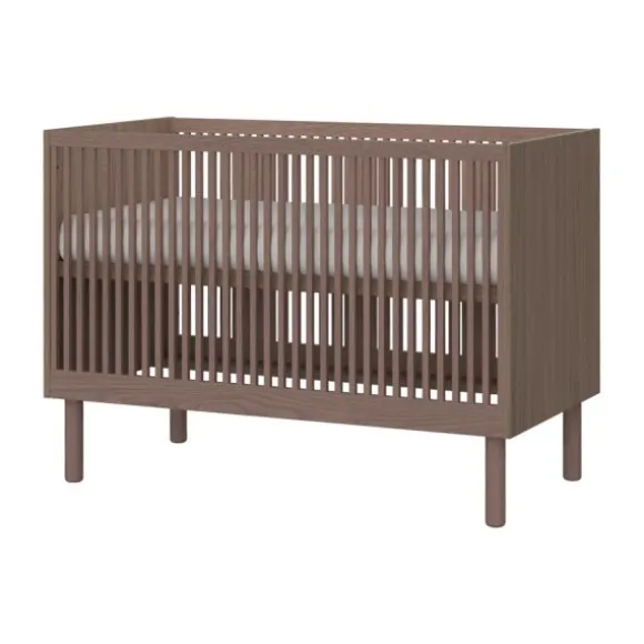 Kidsmill Dai Babykamer Walnoot | Ledikant 120 x 60 cm + Commode