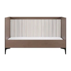 Kidsmill Levi Babykamer Incl. Rechte Potenset Walnoot | Ledikant 60 x 120 cm + Commode