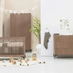 Kidsmill Levi Babykamer Incl. Rechte Potenset Walnoot | Ledikant 60 x 120 cm + Commode