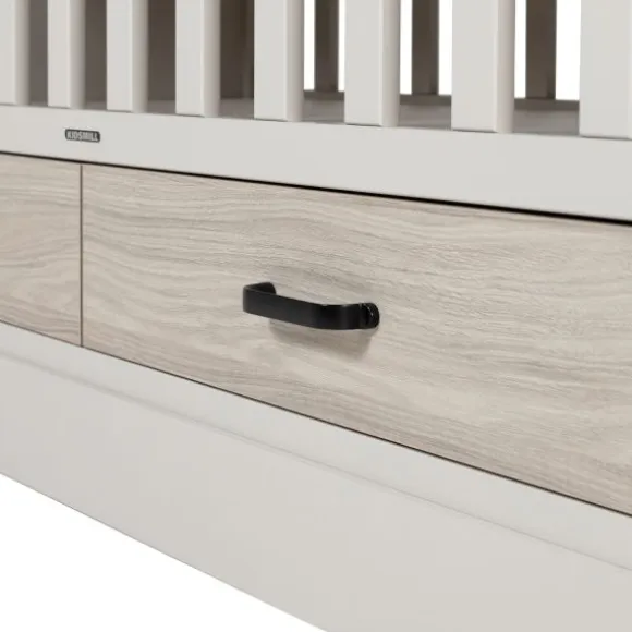 Kidsmill Newport Ledikant 60 x 120 cm - Incl. Zwarte Grepen - Oatmeal / Eiken