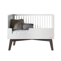 Kidsmill Sixties Babybed Wit Mat / Walnoot 70 x 140 cm