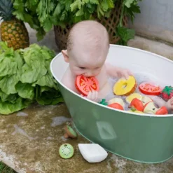 Oli & Carol Bijtspeeltje - Renato the Tomato