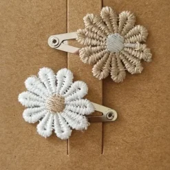 Ootje Kadootje Kant Bloem / Grote Strik Haarclip Zand