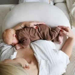 Pine Cone Nora Voedingskussen - Natura