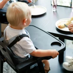 Puck Plain Kinderstoel Zwart